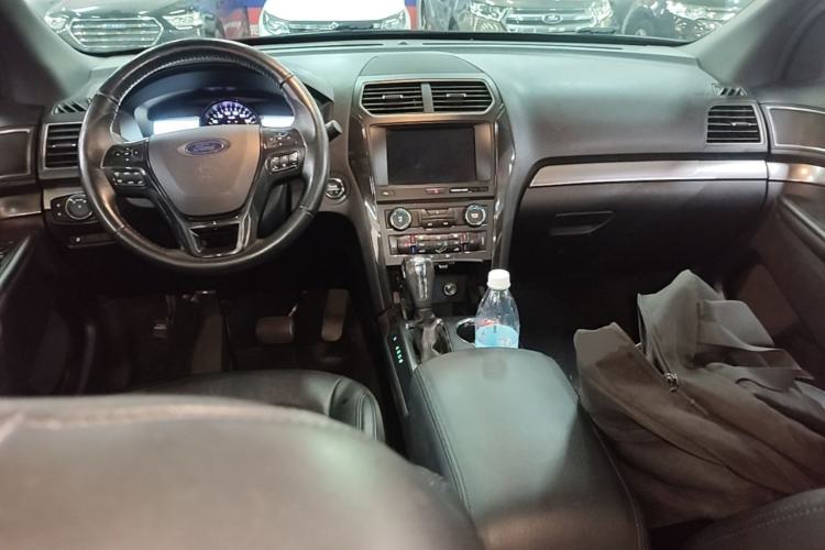 Used Ford Explorer 2018 2.3T Fashion Edition Center Console