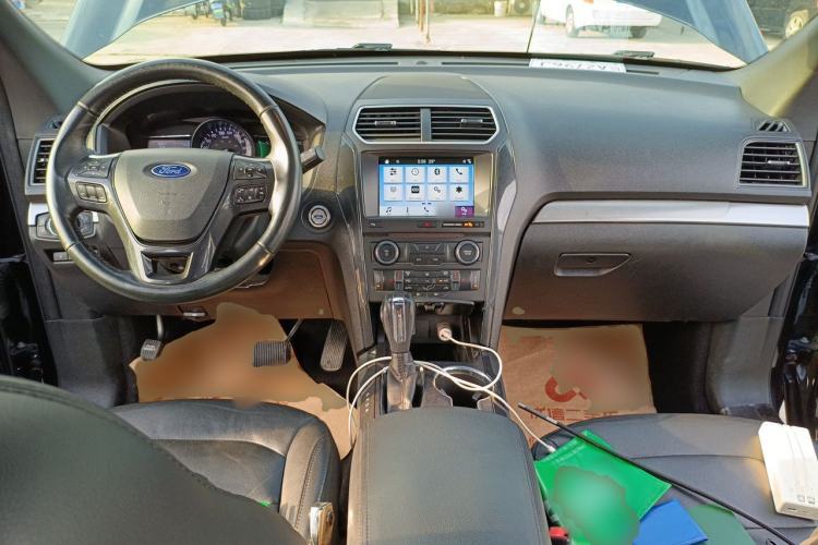 Used Ford Explorer 2018 2.3T Fashion Edition Center Console