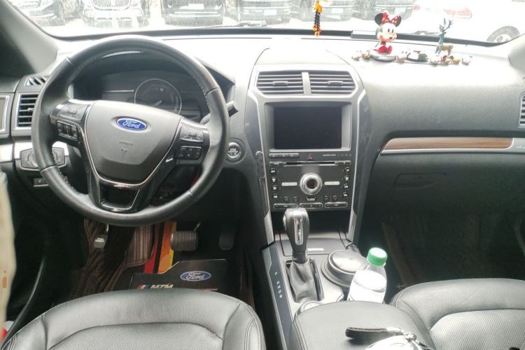 Used Ford Explorer 2018 2.3T Elite Edition Center Console