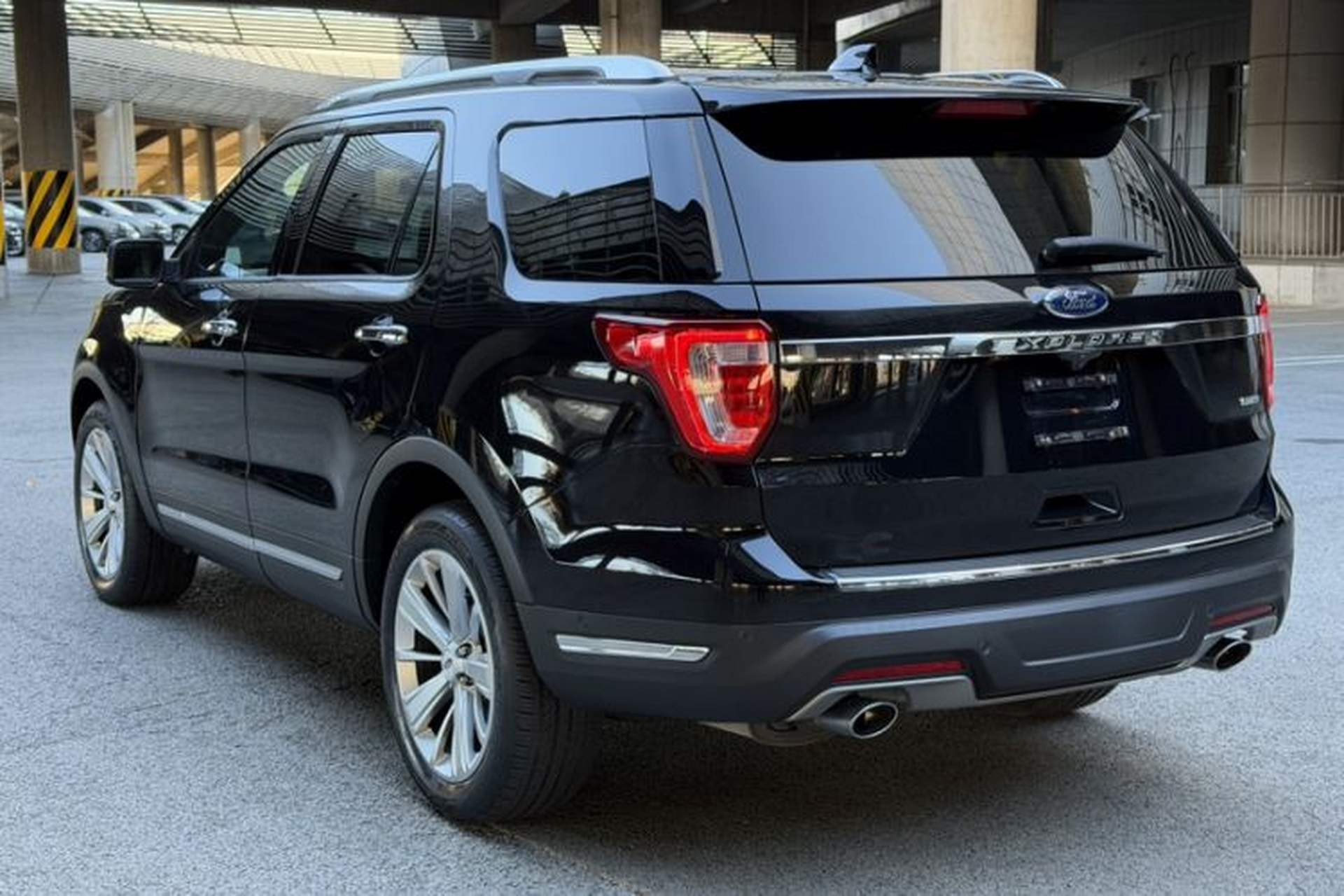 Used Ford Explorer 2018 2.3T Elite Edition Exterior 4