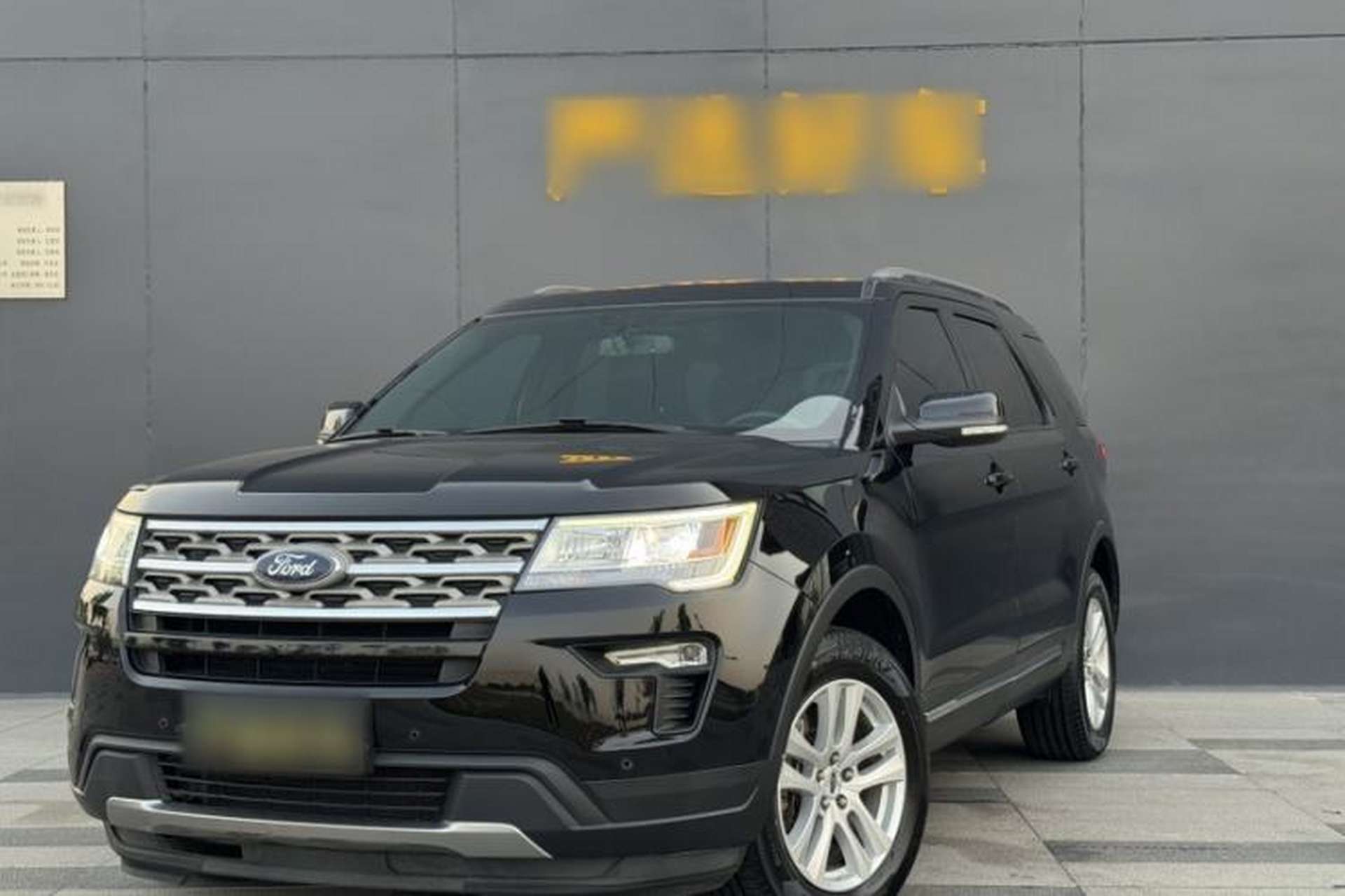 Used Ford Explorer 2018 2.3T Fashion Edition Front Left 45 Deg