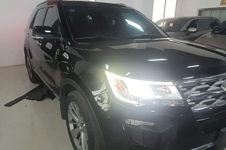 Used Ford Explorer 2018 2.3T Elite Edition Front Right 45 Deg