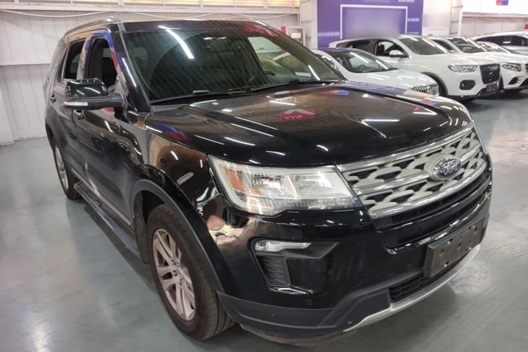 Used Ford Explorer 2018 2.3T Fashion Edition Front Right 45 Deg