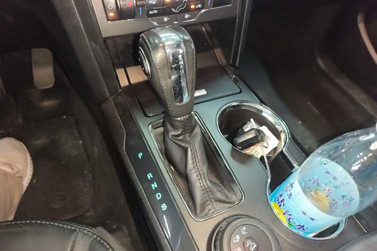 Used Ford Explorer 2018 2.3T Fashion Edition Gear Lever