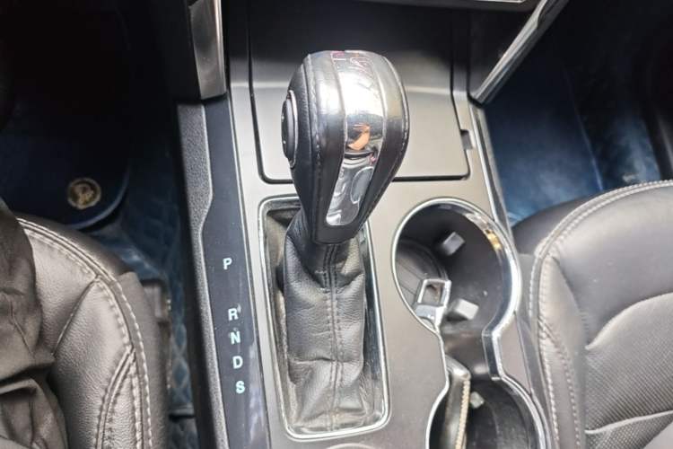 Used Ford Explorer 2018 2.3T Elite Edition Gear Lever