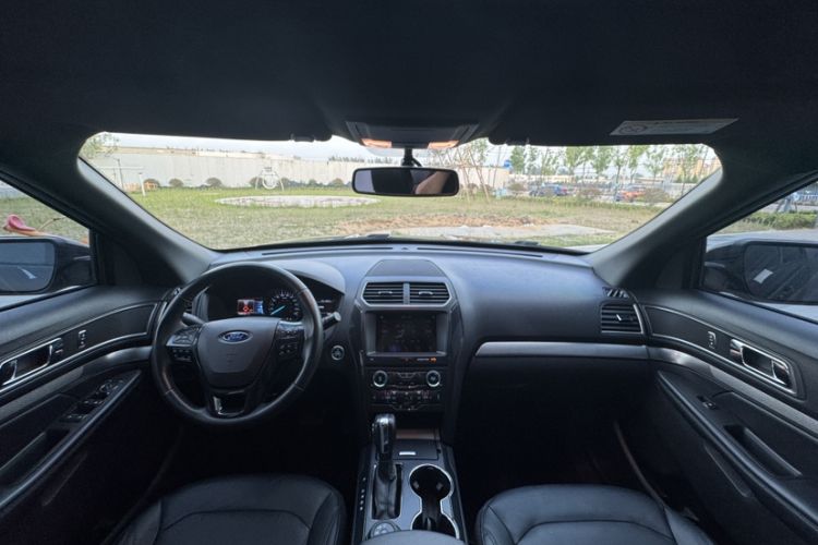 Used Ford Explorer 2018 2.3T Fashion Edition Interior 1