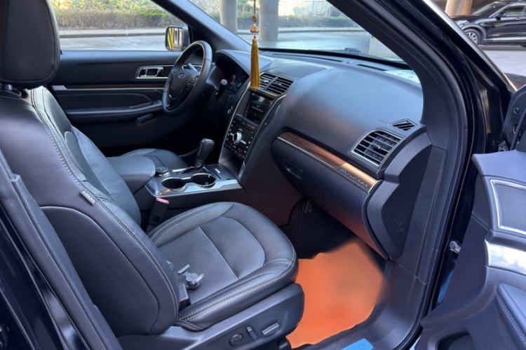 Used Ford Explorer 2018 2.3T Elite Edition Interior 1