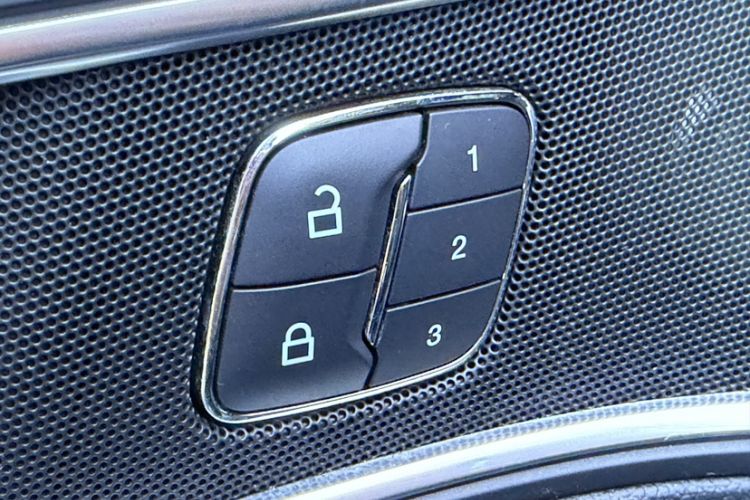 Used Ford Explorer 2018 2.3T Elite Edition Interior 13