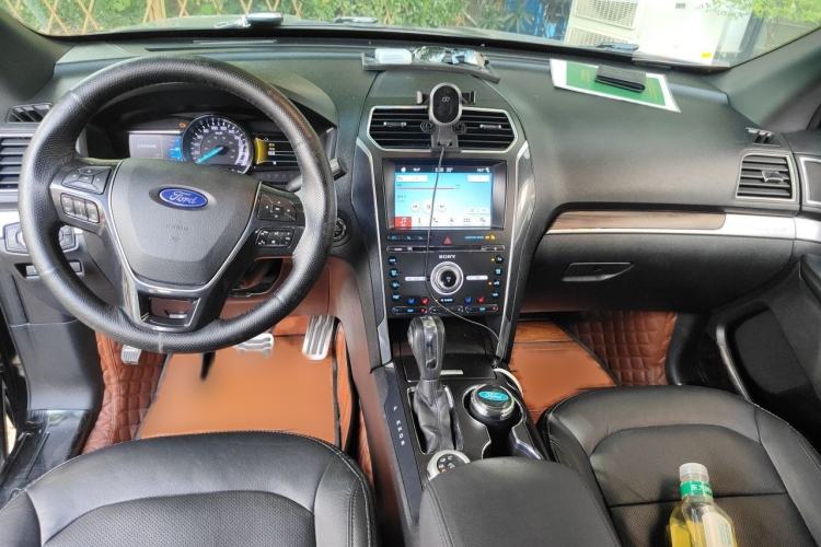 Used Ford Explorer 2018 2.3T Elite Edition Interior 2