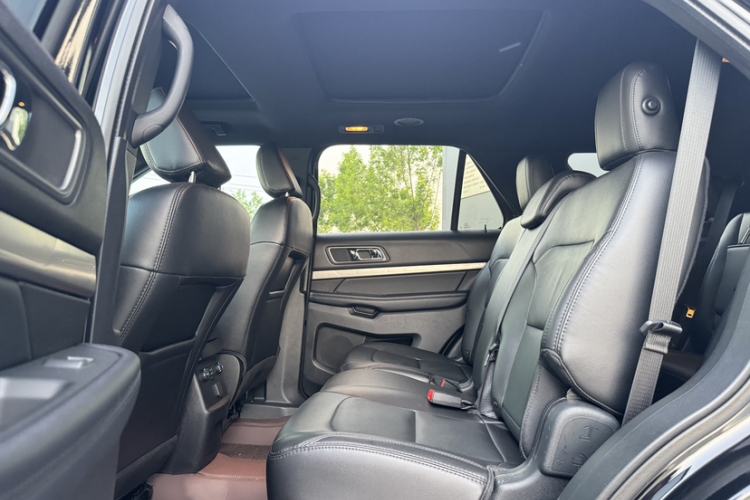 Used Ford Explorer 2018 2.3T Fashion Edition Interior 3