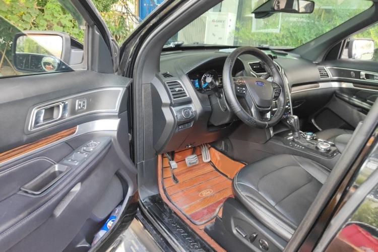 Used Ford Explorer 2018 2.3T Elite Edition Interior 3
