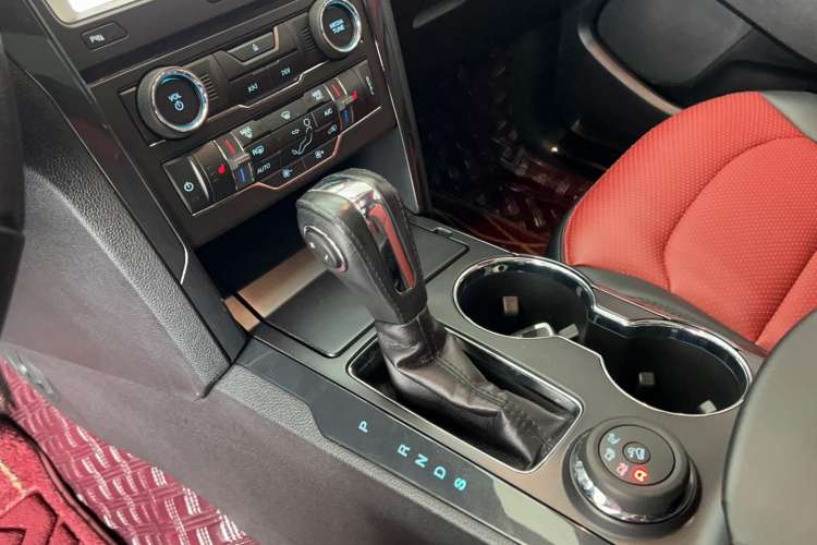 Used Ford Explorer 2018 2.3T Fashion Edition Interior 5