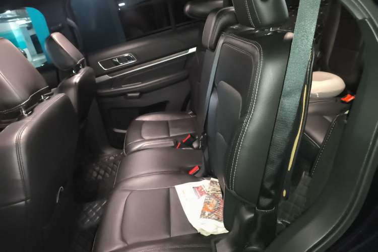 Used Ford Explorer 2018 2.3T Elite Edition Left Rear Seat