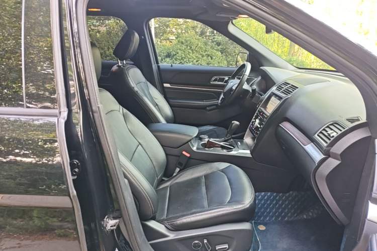 Used Ford Explorer 2018 2.3T Elite Edition Right Front Seat
