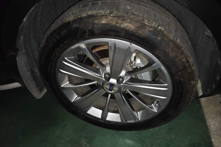 Used Ford Explorer 2018 2.3T Elite Edition Right Front Wheel Hub