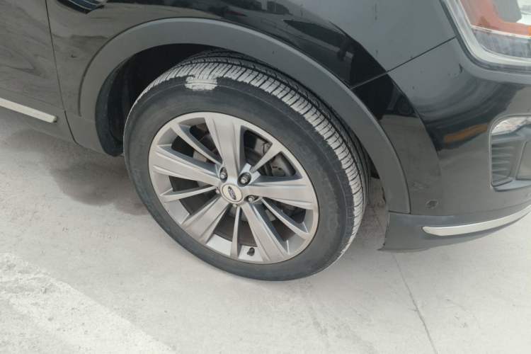 Used Ford Explorer 2018 2.3T Elite Edition Right Front Wheel Hub