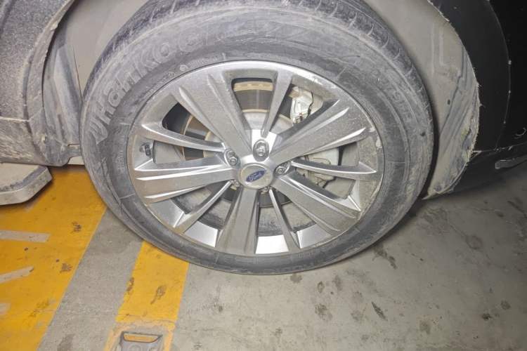 Used Ford Explorer 2018 3.5T Elite Edition Right Front Wheel Hub