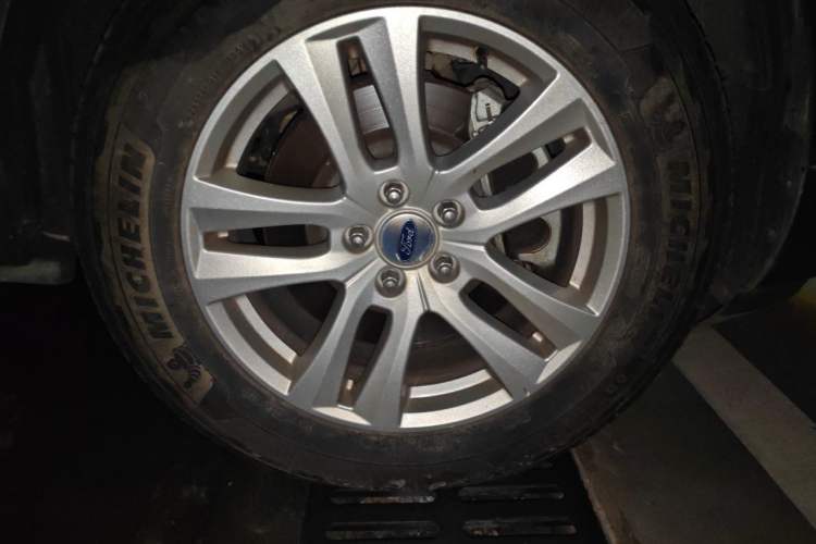 Used Ford Explorer 2018 2.3T Fashion Edition Right Front Wheel Hub