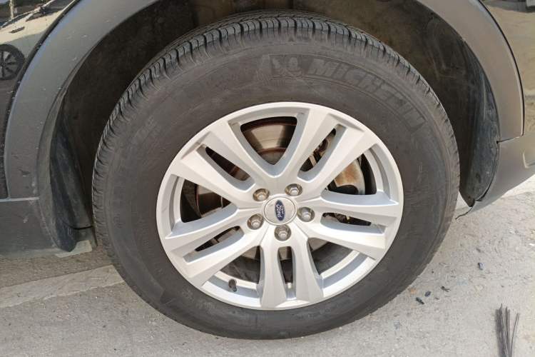 Used Ford Explorer 2018 2.3T Fashion Edition Right Front Wheel Hub