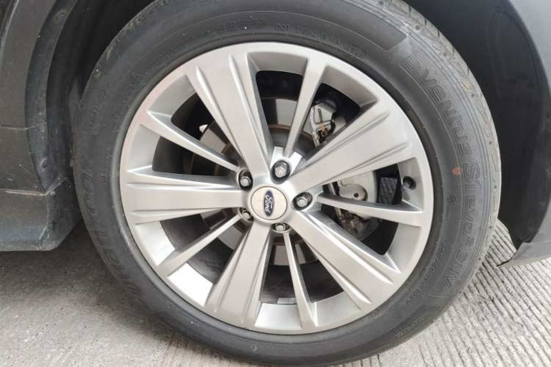 Used Ford Explorer 2018 2.3T Elite Edition Right Front Wheel Hub