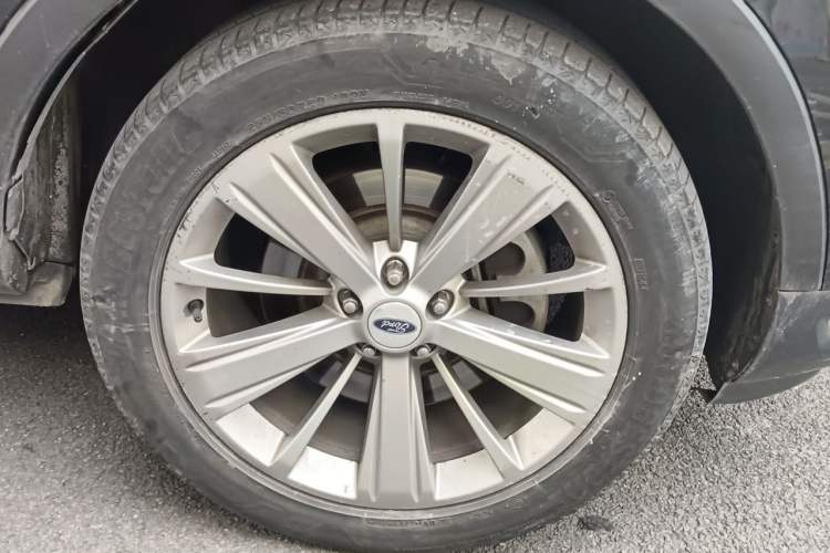 Used Ford Explorer 2018 2.3T Elite Edition Right Front Wheel Hub