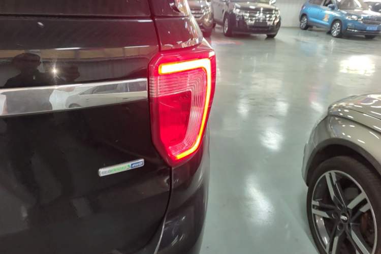 Used Ford Explorer 2018 2.3T Fashion Edition Right Rear Taillight