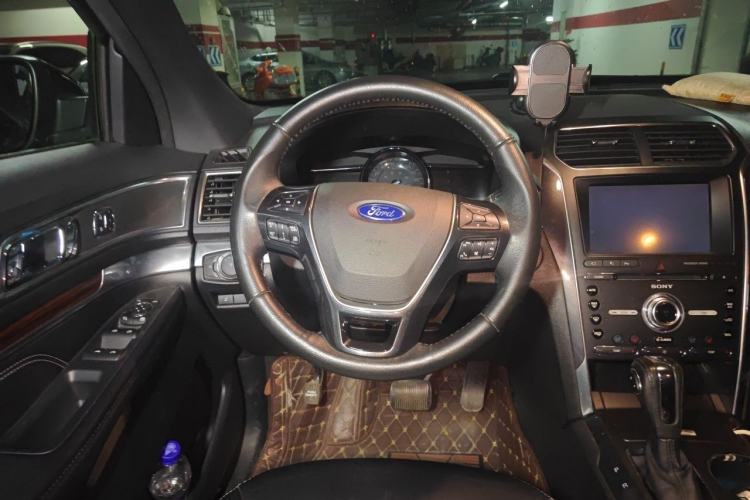 Used Ford Explorer 2018 3.5T Elite Edition Steering Wheel