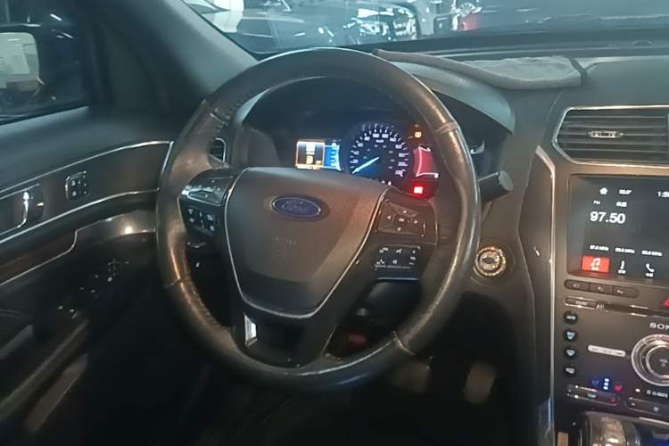Used Ford Explorer 2018 2.3T Elite Edition Steering Wheel