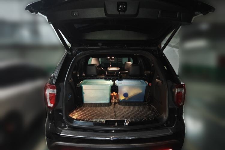 Used Ford Explorer 2018 2.3T Elite Edition Trunk