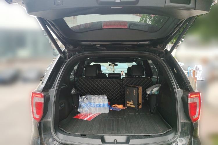 Used Ford Explorer 2018 2.3T Elite Edition Trunk