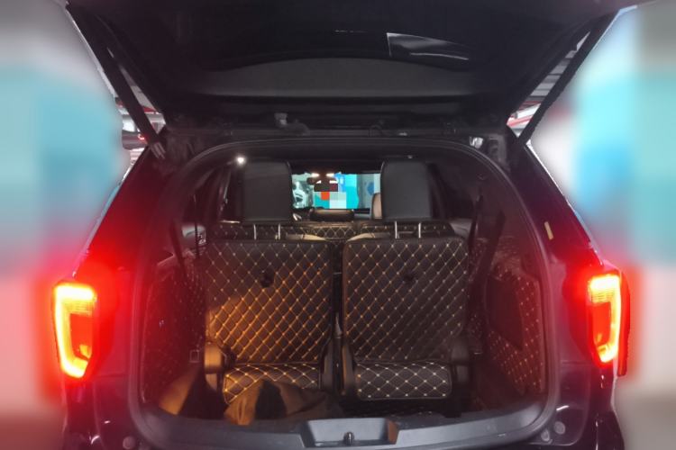 Used Ford Explorer 2018 2.3T Elite Edition Trunk