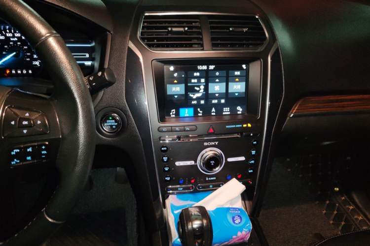 Used Ford Explorer 2018 2.3T Elite Edition Audio And AC Panel