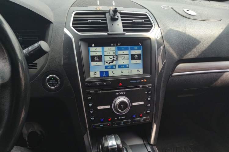 Used Ford Explorer 2018 2.3T Elite Edition Audio And AC Panel