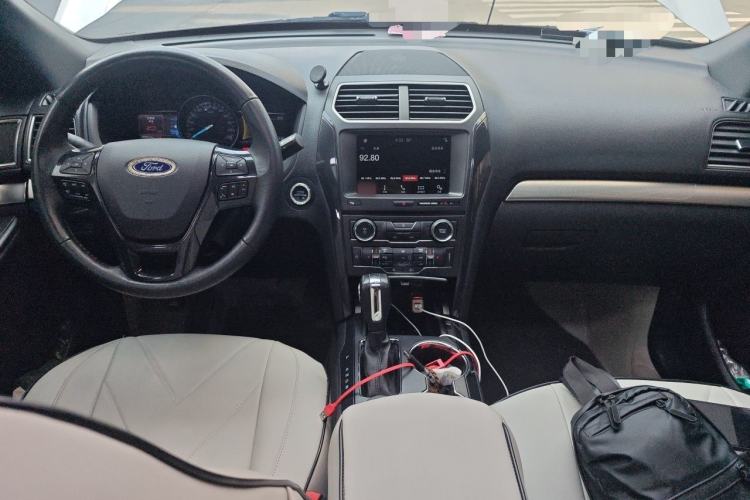 Used Ford Explorer 2018 2.3T Fashion Edition Center Console