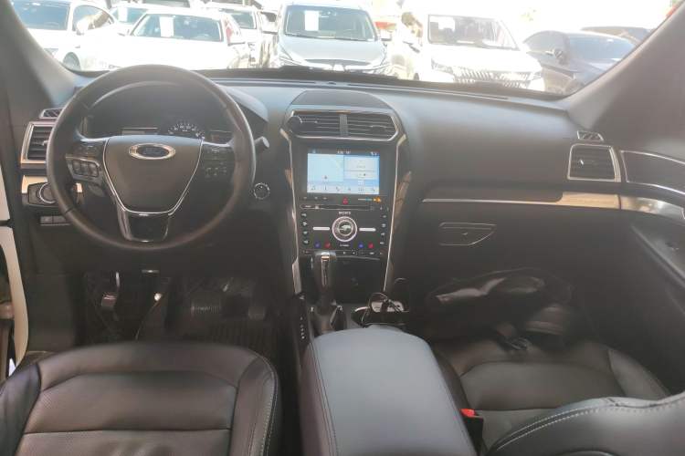 Used Ford Explorer 2018 2.3T Elite Edition Center Console