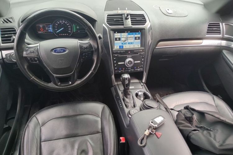 Used Ford Explorer 2018 2.3T Elite Edition Center Console