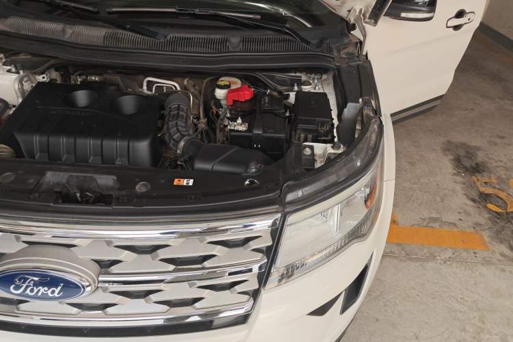 Used Ford Explorer 2018 2.3T Fashion Edition Engine Bay Left