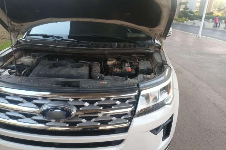 Used Ford Explorer 2018 2.3T Elite Edition Engine Bay Left
