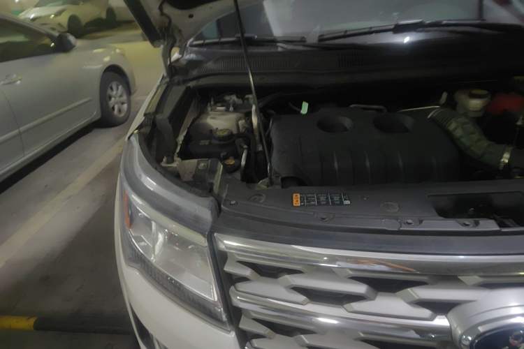 Used Ford Explorer 2018 2.3T Elite Edition Engine Bay Right