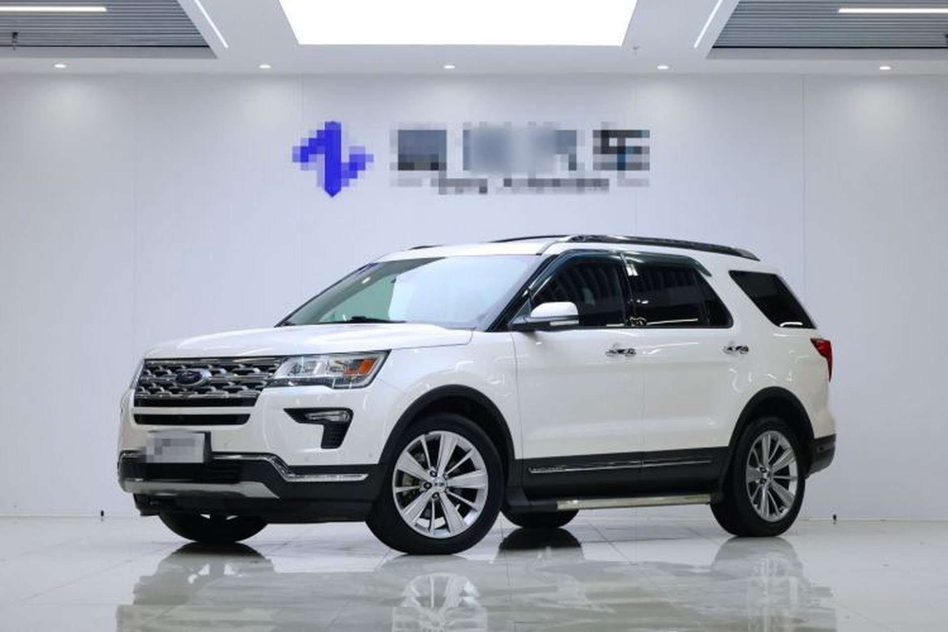 Used Ford Explorer 2018 2.3T Elite Edition Front Left 45 Deg