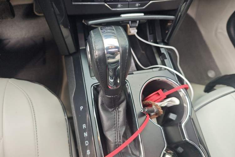 Used Ford Explorer 2018 2.3T Fashion Edition Gear Lever