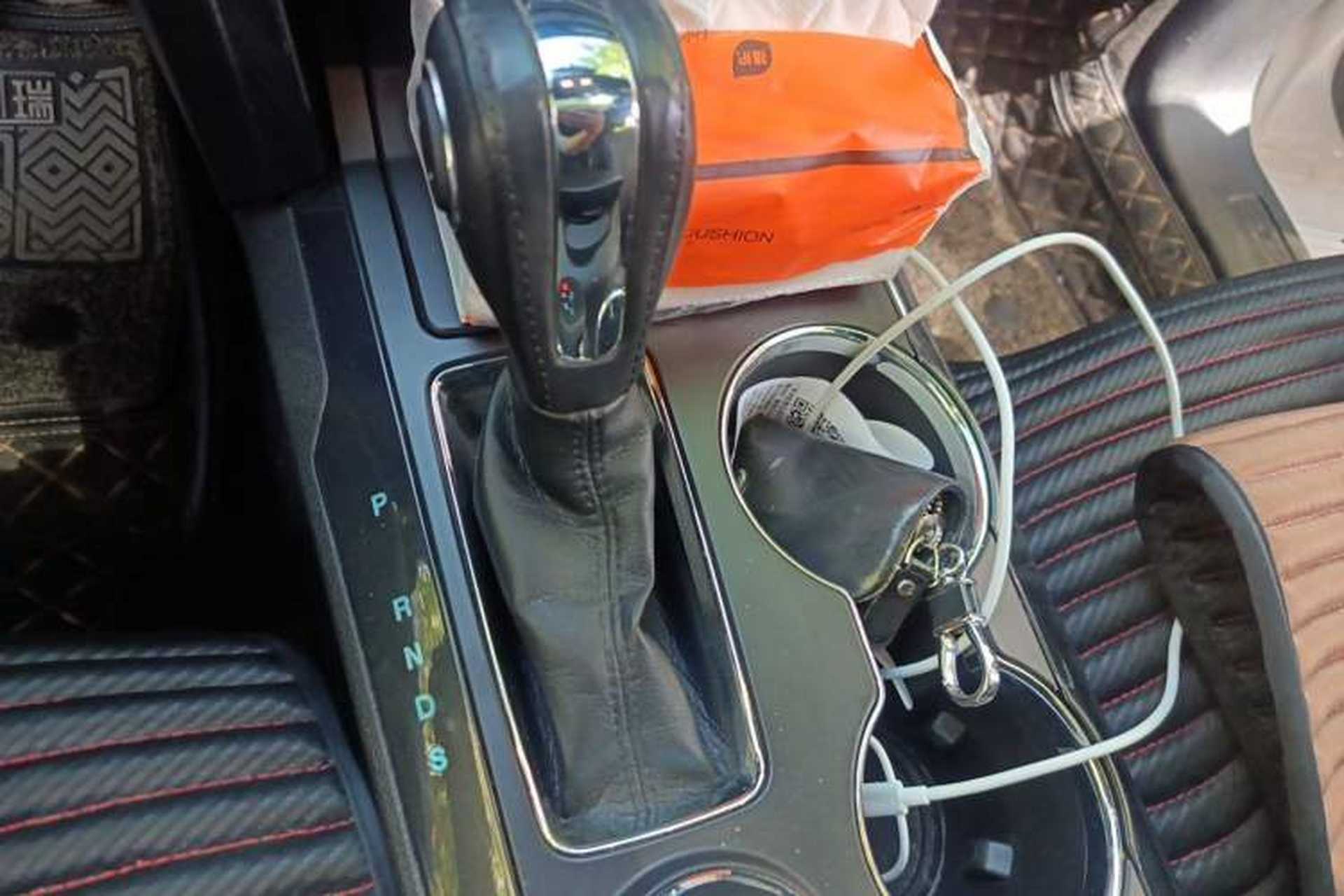 Used Ford Explorer 2018 2.3T Fashion Edition Gear Lever