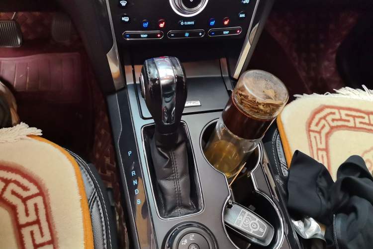 Used Ford Explorer 2018 2.3T Elite Edition Gear Lever