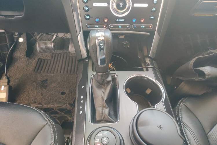 Used Ford Explorer 2018 2.3T Elite Edition Gear Lever