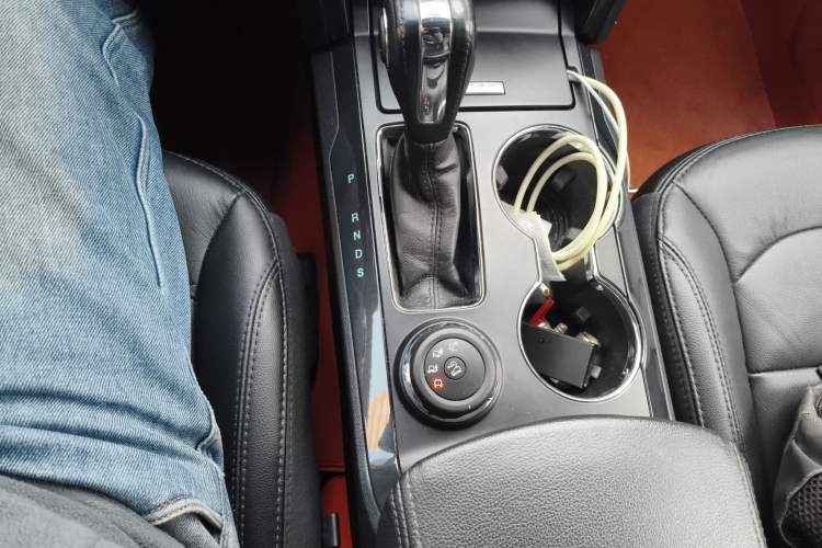 Used Ford Explorer 2018 2.3T Fashion Edition Gear Lever