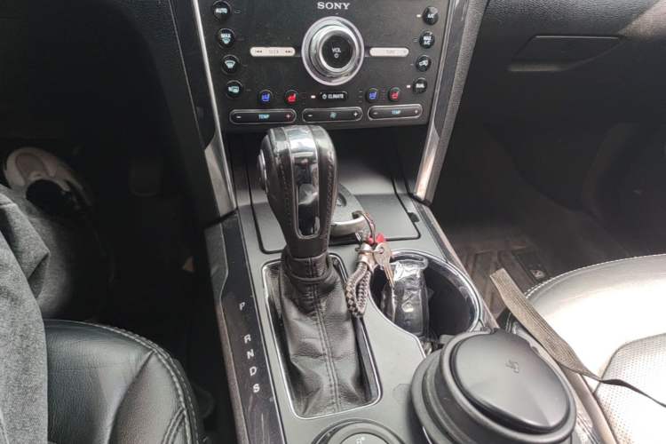 Used Ford Explorer 2018 2.3T Elite Edition Gear Lever