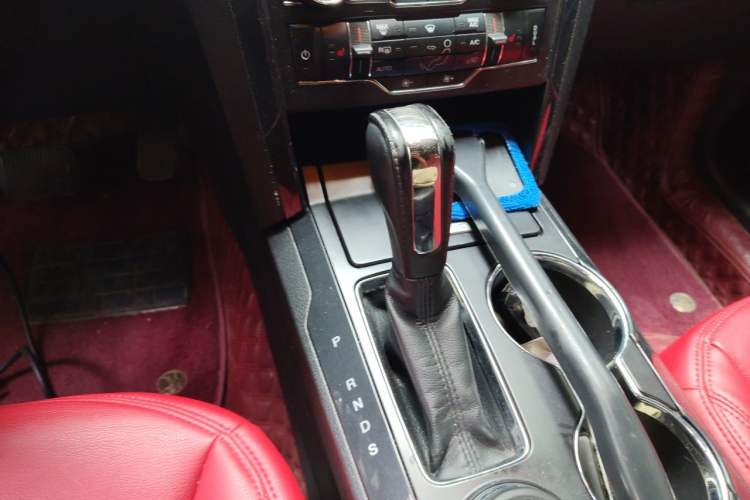 Used Ford Explorer 2018 2.3T Fashion Edition Gear Lever