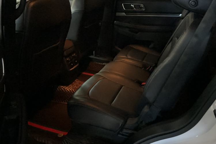 Used Ford Explorer 2018 2.3T Elite Edition Interior 1