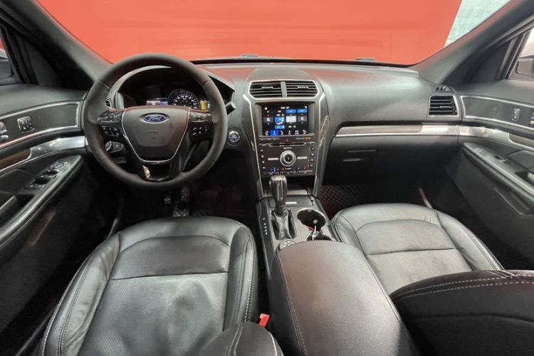 Used Ford Explorer 2018 3.5T Elite Edition Interior 1