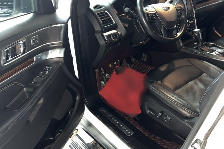 Used Ford Explorer 2018 2.3T Elite Edition Interior 2